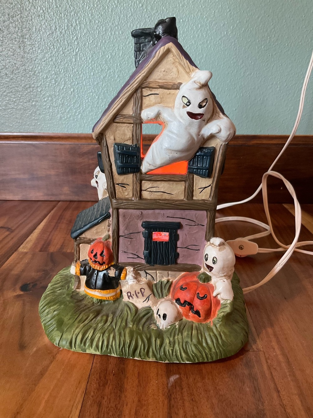 Vintage 1991 Pacific Rim Lighted Halloween Haunted House